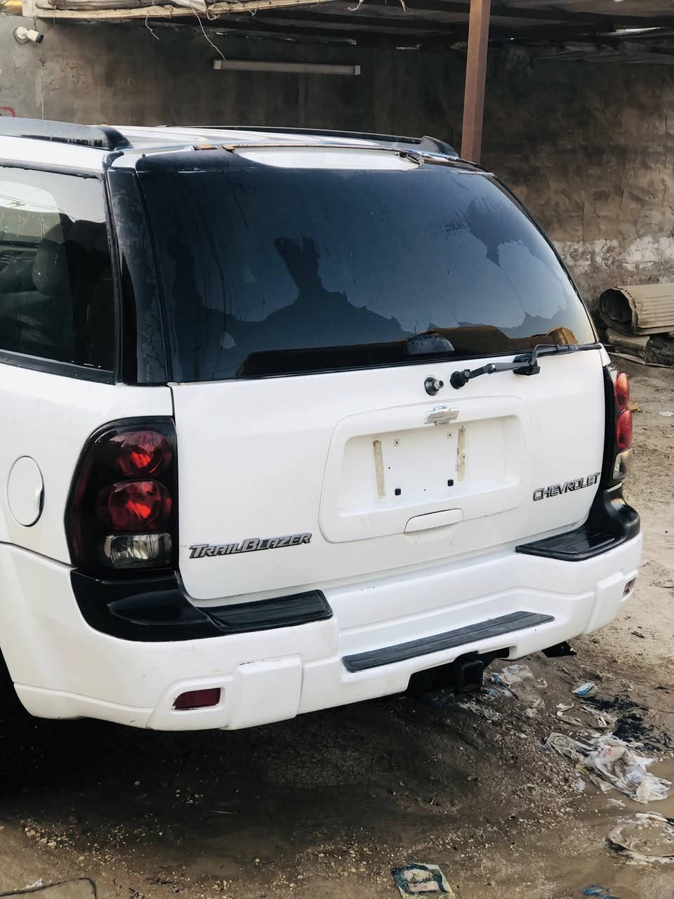 يا الله 
السلام عليكم 
بلايزر 2005 مال مزاد
السياره نضيفه كلش 
كير مكفول 
مكينه جديد قبل سبوعين شادها
كهربائيات كله شغاله 
حداديه جديده 
غرفته نضافتها 80٪؜
بديه نضيف 
السياره مصروف عليه هواي 
السعر 54 وبيه مجال 
مكان حله 
رقم الموبايل 
(***********)
