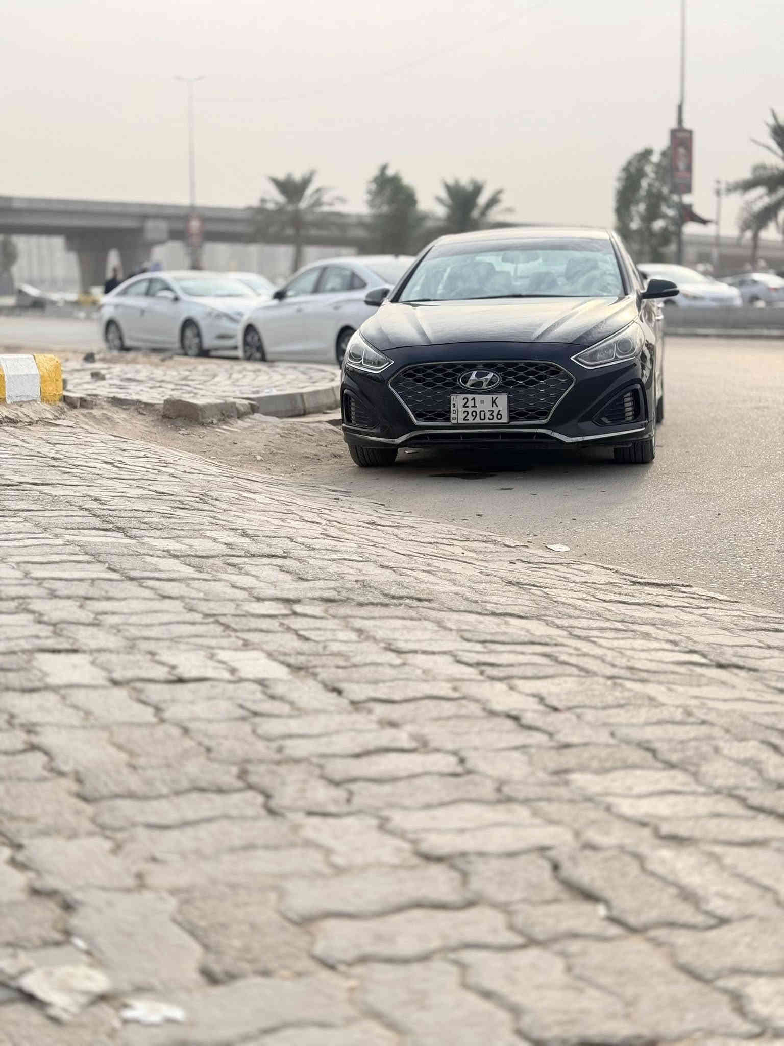 أسلام عليكم 
سوناتا 2018 sport
وارد امريكي محرك GDI 2400
فول مواصفات درگه حرف D شفتات ستيرن
فتحه بصمه ثلاث انضمة قياده مساعد توقف 
وباقي المواصفات معروفه 
حادثه مبين بلصوره بس دعاميه 
غرفه لون اسود جلد ومخمل تدفئه 
ماشيه 80,000 ميل
للبيع او المراوس 
للاستفسار اكثر الاتصال على الرقم 
***********–***********
