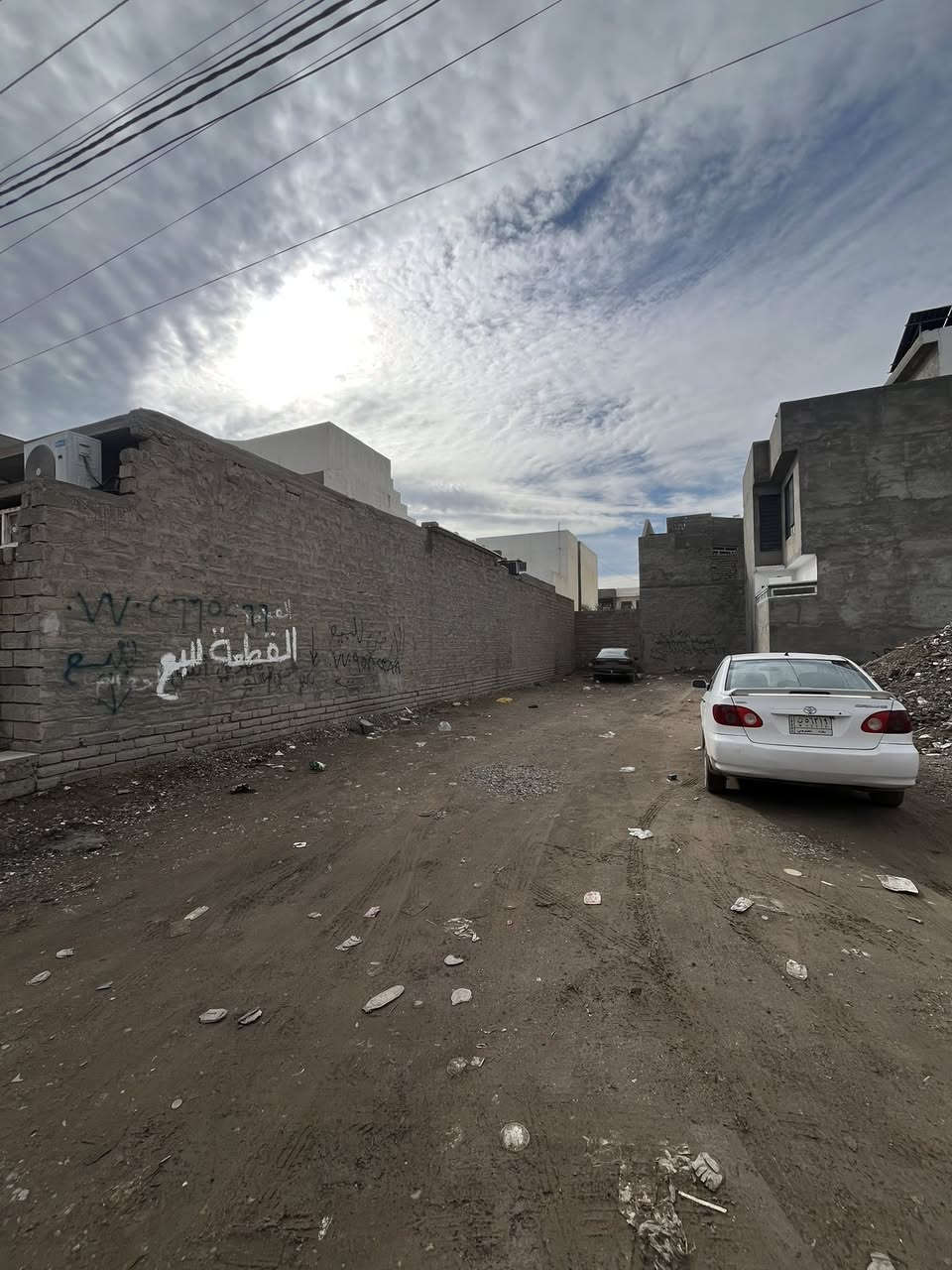 السلام عليكم يوجد قطعه ارض في حي الدوانم  المعمل قرب جامع الياسين  وخلف جامع الياسين تجاريه للستفسار الاتصال *********** بسعر مناسب
