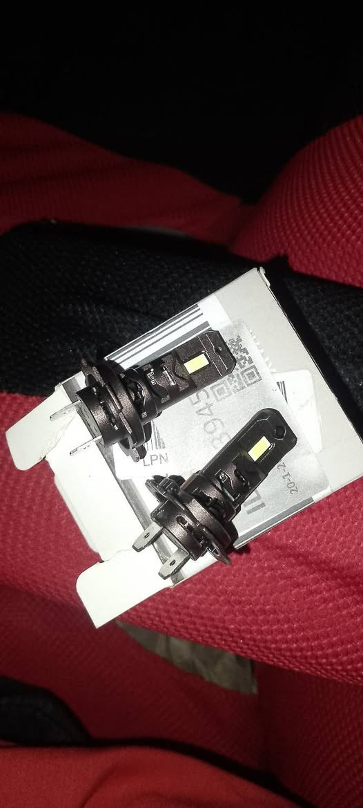 اسلام عليكم لايت سيارة led H7
مروحة تبريد داخلية  
للبيع زوجين 4 لايتات 
الزوج الواحد ب 10 مامستخدم غراض امزون اني فتحت الباكيت مالتهم 
مكان بغداد البلديات 
رقم ***********
