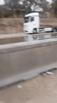 سلام عليكم وحش 2016 فول مواصفات صار يومين من رقمت اي ستفسار اتصل على رقم *********** مكان ديالى خان بني سعد مستعجل على بيع
