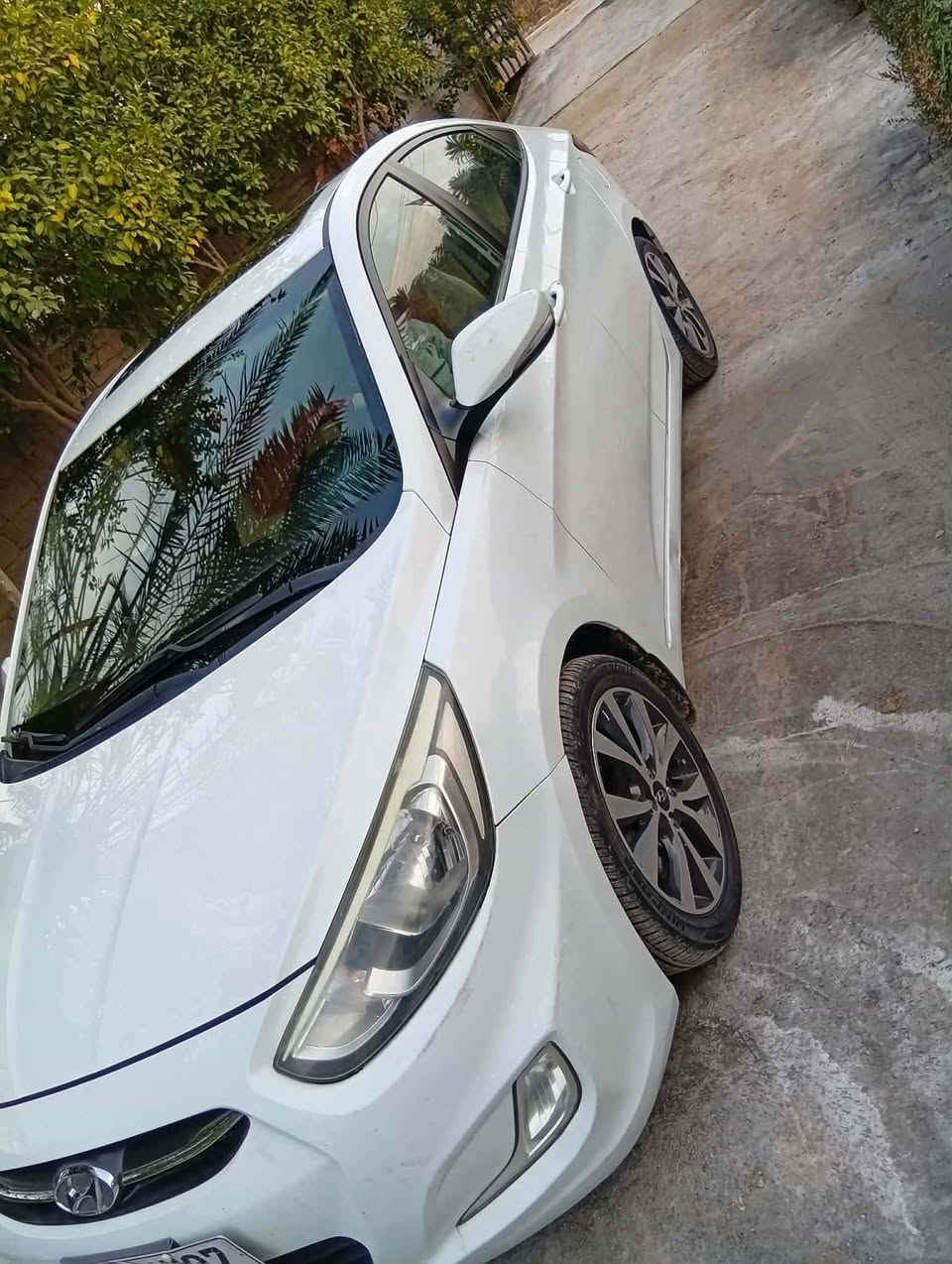 اكسنت 2016 خليجي فول بيه بارد باب السايق وشويه بلبنيد السياره كامله كل نقص مابيه***********  السعر 117 مكلف بالنشر
