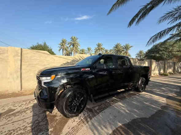 2023 CHEVROLET SILVERADO,RST مكينه8 سلندر السعر 370 وبيها مجال بسيط 
الاتصال***********
