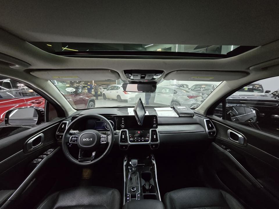 كيا سورينتو - Kia Sorento

الموديل: 2023
المسافة المقطوعة: 25,000 Mile
المحرك: 2.5L 4 Cylinder Turbo
ناقل الحركة: AT-8
الصناعة: امريكية
اللون: اسود
رقم السيارة: كاتي شمالي
عدد المقاعد: 7 VIP

🔸 المواصفات: SX

سقف پانورامي - مقاعد جلد - مقاعد كهرباء وتدفئة - صندوق شفط - حساسات - كامرة خلفية - شاشة كبيرة - تحكمات ستيرن - وضعيات قيادة - مثبت سرعة - مانع اصطدام امامي وخلفي

🔺 الضرر: باب خلفي مبدل بلادي
جاملغ امامي مبدل سرقة (بدون حادث)

-السعر: 23,200$

📍العنوان: اربيل. شركة باب المرزوق
شارع ١٠٠، قرب مصنع الببسي

للتواصل واتساب او عبر الخط:
***********-☎️
***********-☎️
