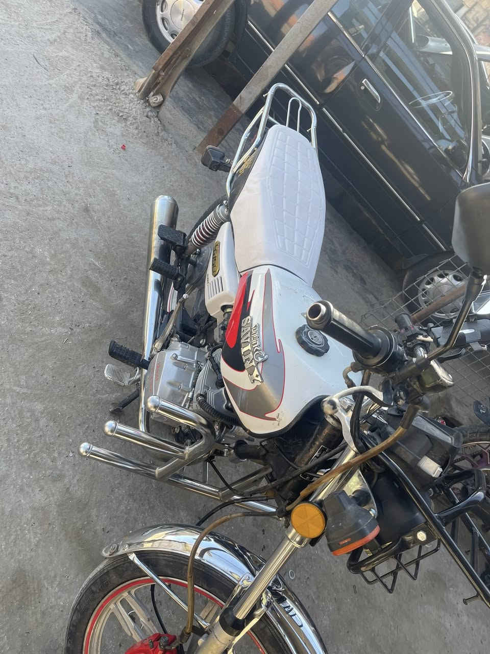 موديل 22 مكمرك جاهز محركه ممفتوح ولا برغي الدراجه كله ممفتوح بيه برغي شغاله جاهزه كلشي شغال بيه السعر 650 وبي مجال مكان رمادي جويبه ***********
