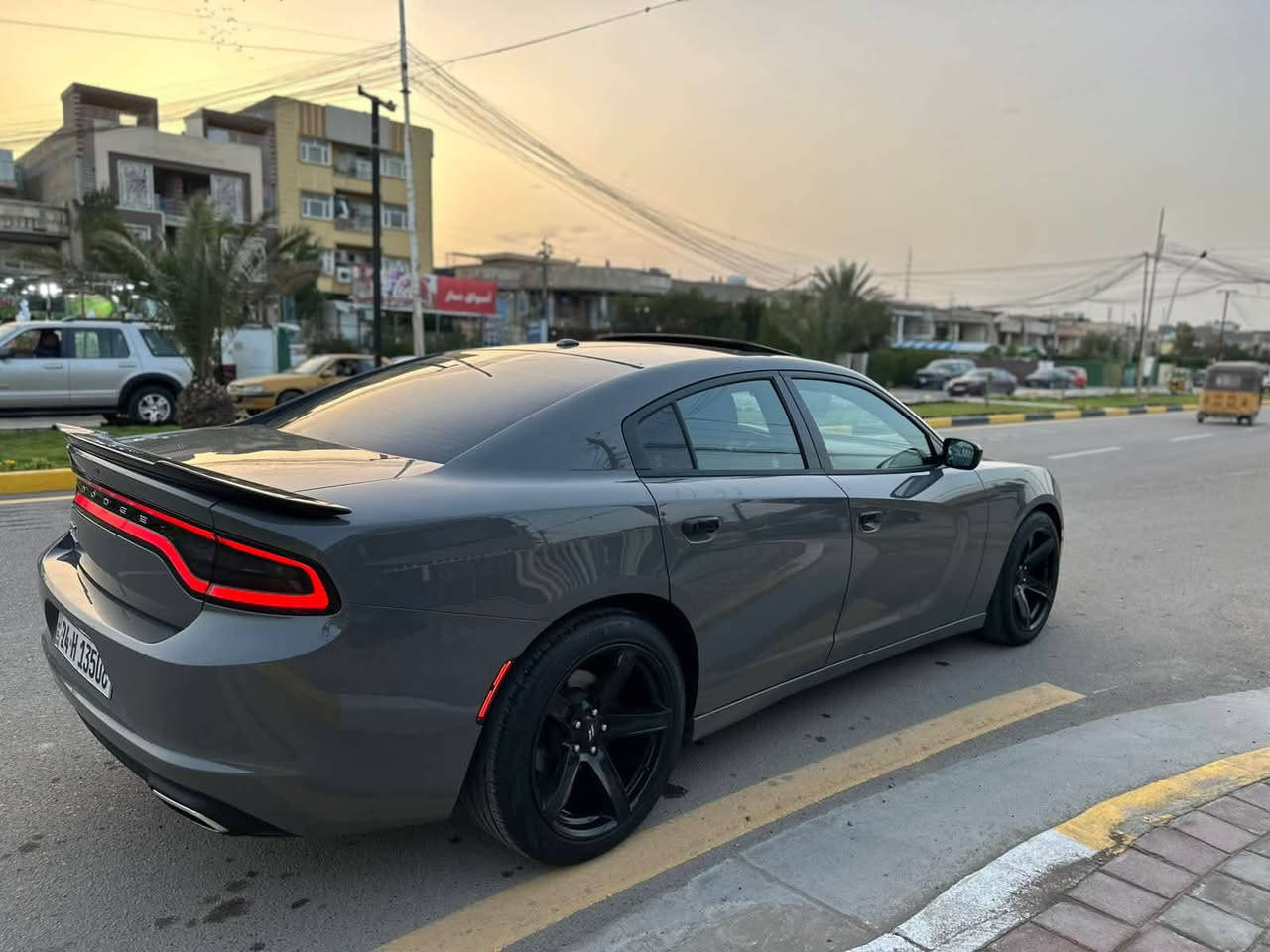 جارجر 2017 SXT كلين تايتل السياره حيل جديدة وحلوه ودينار واحد مابيها مصرف السيارة بدون صبغ حتى دعاميات بدون صبغ فقط تعديل بارد صغير بالجاملغ الخلفي وممبين اصلا كد اصبعين مو اكثر 

العداد / 57000 ميل 
محرك / V6 3600

✅مواصفات 

شاشة. /سلايت /كشن تدفئة
بصمة/تشغيل عن بعد  /تحكمات ستيرن 
شفتات ستيرن / كشن حضن 

وياقي مواصفات ل SXT المعروفه سياره دينار متصرف عليها جاهزة من كل نواحي 
رقم دهوك تحويل ثاني يوم 

مكان سياره بغداد

للاتصال 
***********
***********‏
