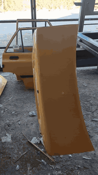 ابيع شلع مكان بغداد ورة سيطرة الشعب القديمة
ابواب 4  سعرهن 150
بنيد 50
صندوك 40 
شراي يتصل  *********** نظافة فول
