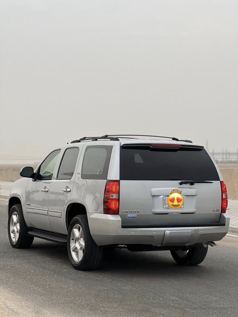 اقرة التفاصيل وتدلل
السلام عليكم 
تاهو 2012 وارد كندي
 السيارة نظيفة جدا استخدام شخصي 
السيارة رقم بصرة مشروع وطني 
مواصفات السيارة 
محرك حجم 5300 
داخل جلد اسود 
كراسي كهرباء 
تدفئة بالكشنات الاماميه 
فتحة سقف 
شاشه بالسقف اصليه 
شاشه بالدشبول 
كاميرا خلفية
حساس اطارات
سماعات من شركة بوس
حساس خلفي
نظام دفع رباعي 4*4 
ويل حجم 20 
تايرات برجستن 
تخم زنون عالي ناصي وبروجكتر
تحويل مباشر 
السيارة داخله كلين بدون حادث 
بيها طخة بالعراق بالباب الخلف السايق ومصلحه  
امانة الله السيارة كلش نظيفة وجاهزة 
مكان السيارة بغداد حي القاهرة 
السعر المطلوب 23500 دولار يعني 235 ورقه وبيها مجال بسيط جدا حك الجيه
للتواصل الاتصال على الرقم ***********
