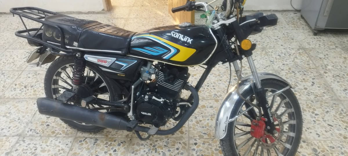 السلام عليكم دراجه نوع ايراني سونك B 
موديل 2025 السعر 750 وبيه مجال بغداد بوب الشام 
الإتصال ع الهاتف 
***********
