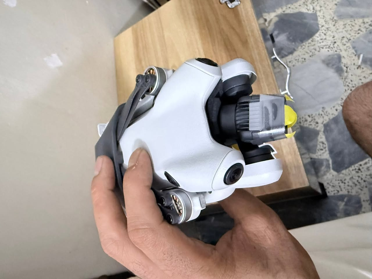 السلام عليكم 
dji.  MINI. 4. PRO 
مني فور برو 
جديد غير مستعمل 
غير منشط بيدك تنشط 
فقط درون مثل مموضح بصوره 
السعر مليون 100 
مكاني بغداد الاعضميه 
متوفر توصيل 
***********
