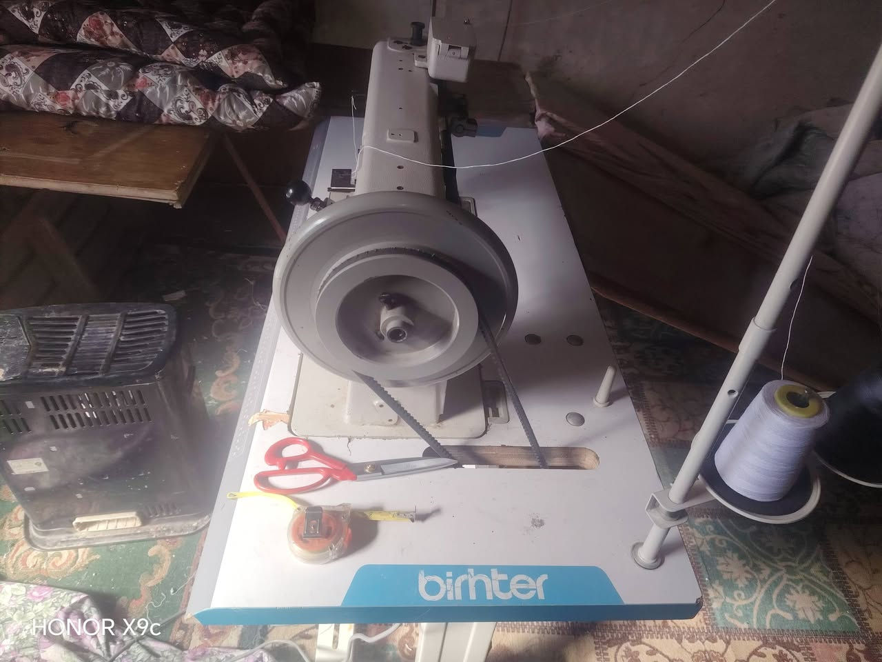 السلام عليكم للبيع مكينة خياطة جلود دبل سحب ابره خشنه حجم ٢٧ دبل بايه ماطور تحكم سرع السعر ١٢٠٠ مع المجال للاستفسار الاتصال على الرقم ***********
