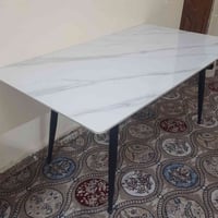 ميز طعام • بدون كراسي • جديد