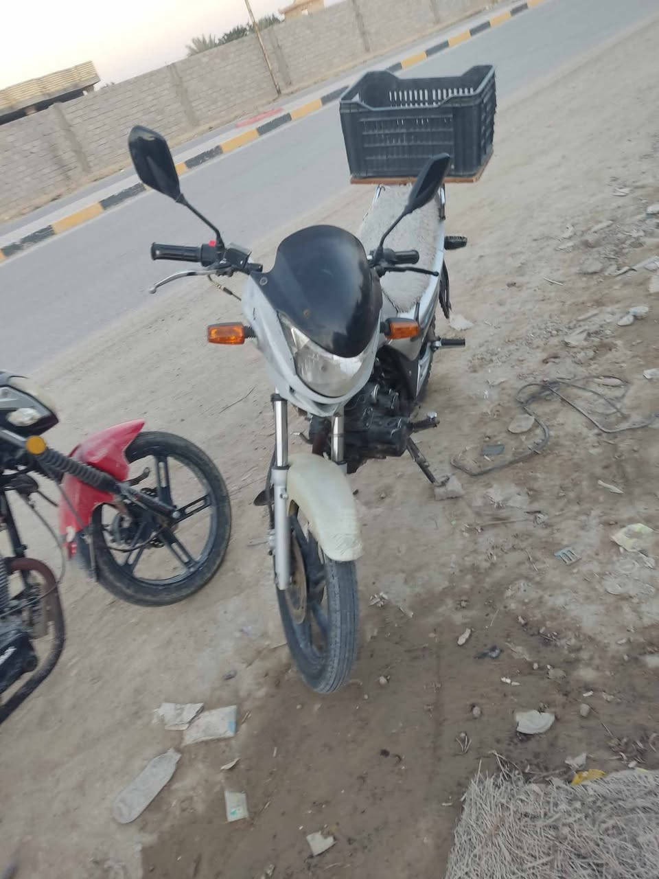 السلام عليكم دراجه سايم للبيع بدون اوراق سعره 450 وبي مجال ينرادله شويه ترتيب مكاني كرمه وهذه رقم صاحب الدراجه اني مكلف ***********0
***********
