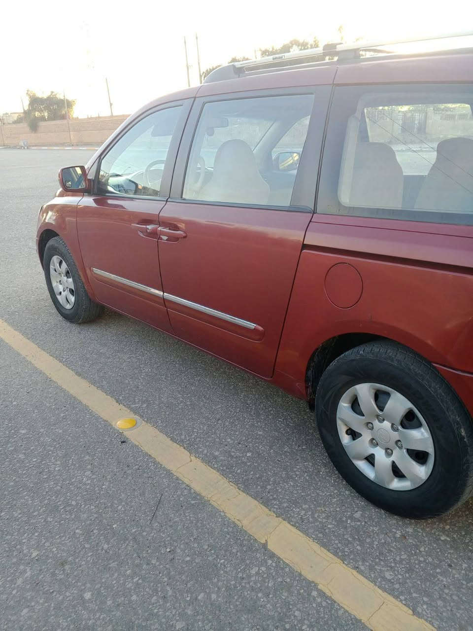 هونداي الانتر موديل 2007 رقم بغداد نكليزي بسمنه مكفوله من ضربه وصبغ كير مكينه حداديه تبريد كله شغال وخير من الله ٧ راكب السياره كلها ليبل واحد ونضيفه ونضافته كدامكم بلصور رايدها ١١٠ وبيهه مجال بسيط للشراي مكاني كربلاء اليريده يتصل ويدلل بخدمته ***********
