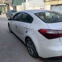 كيه سيراتو ٢٠١٤ للبيع بيه صبغ حزام بدون دواخل سياره جاهزه من كلشي تريد...