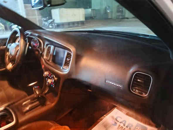 السلام عليكم  دايتونا ارتي RT 2018
بدون ارباك وبدون صبغ بيها كارت بلباب الخلفي
رقم بغداد باسمي
جارجر دايتونا DAYTONA 
لون ابيض 
Super Track Pack سوبر تراك پاك
الموديل : 2018
المحرك : 5700
V8
العداد : 70 قابل للزيادة
عليها برمجه
المواصفات فول عدا الفتحه 
جكات s2
تخم تايرات جديد
ديسكات موبار
كشنات حظن أسود كنتارا اصل
المقاعد الامامية كهرباء
ذاكرة لحفظ وضعيات الجلوس
كشنات الامامية تدفئة تبريد
ويل وتخم تاير جدد
مقود السائق تدفئة كهربائي
4انظمة قيادة
الشاشة جبيرة U connect تدعم كار بلي
لايتات زينون LED
كامرا خلفية
وباقي مواصفات الدايتونا معروفة
 صوتها طرب
ملاحضة : سيارة بلواقع احله بهواي 

السعر 233

للتواصل 
 متوفر واتساب ‭0781 103 9056‬

‭0782 663 9662‬ الحال
