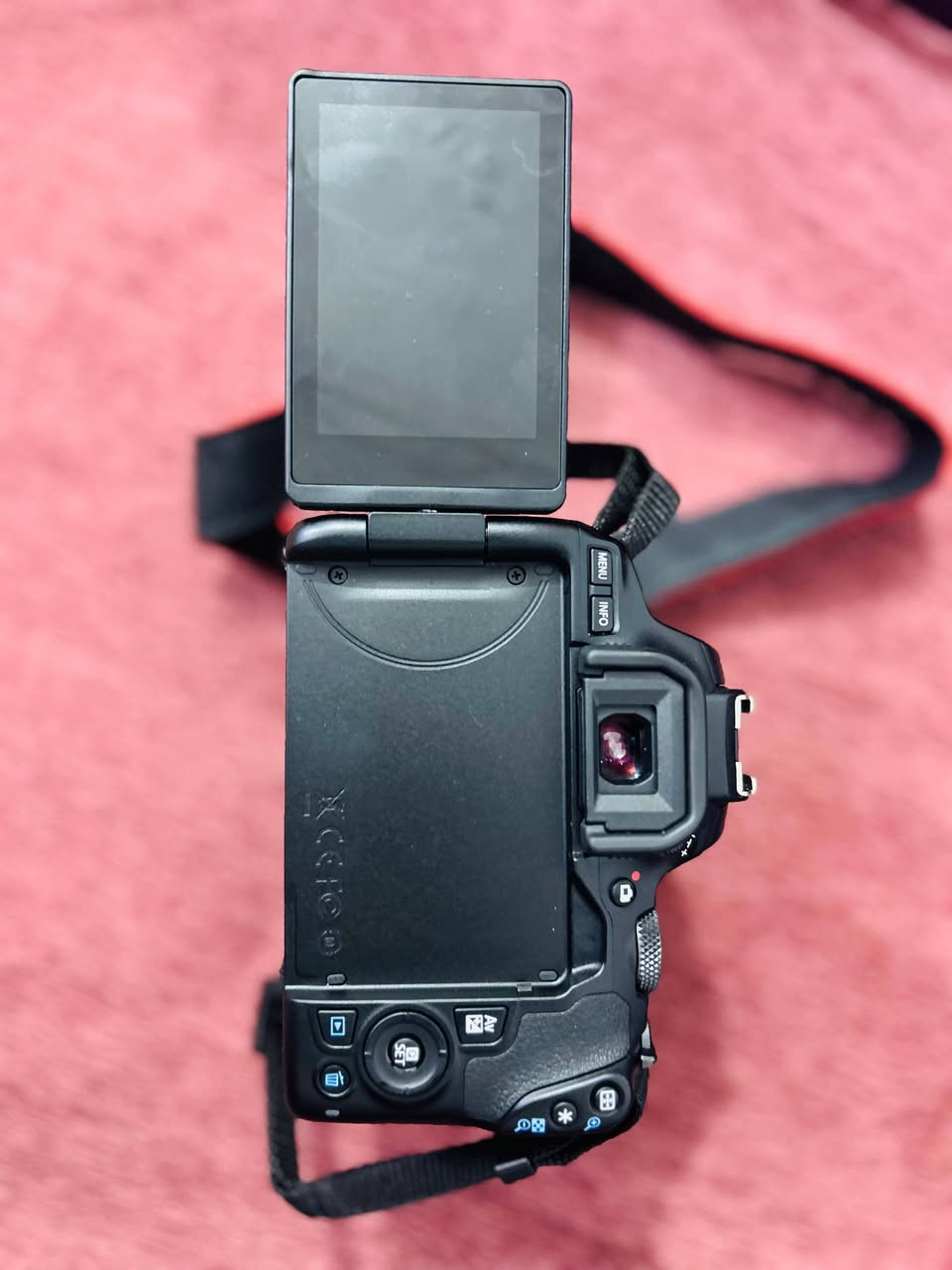 كامره (canon-eos) 250D
جديدة كلش مستخدمة شهر واحد فقط 
تصوير صوره + فيديو 
زوم 55 
ملحقاتها 
جنطة +مطرية
بطارية +شاحنه 
رام + ادبتر متعدد الاستعمالات 
وياها فلاش Godox  ( TT350)
سعرها خاص


**إذا كنت صاحب هذا الإعلان وتريد حذفه لأي سبب، رجاءا أرسل رسالة إلى الدعم الفني**