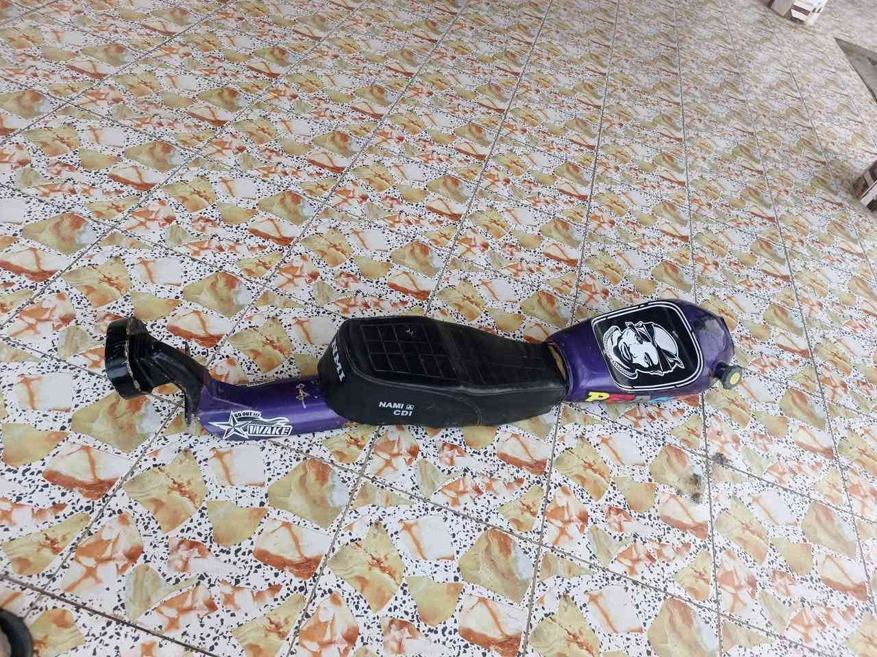 سلام عليكم سيت للبيع تانكي و كشن و سبايدر طياري وشم صبغ حراري و مضروب جلاتين لماع السعر 80 وبيهن مجال حك الجيه مكاني حله متواجد خاص***********
