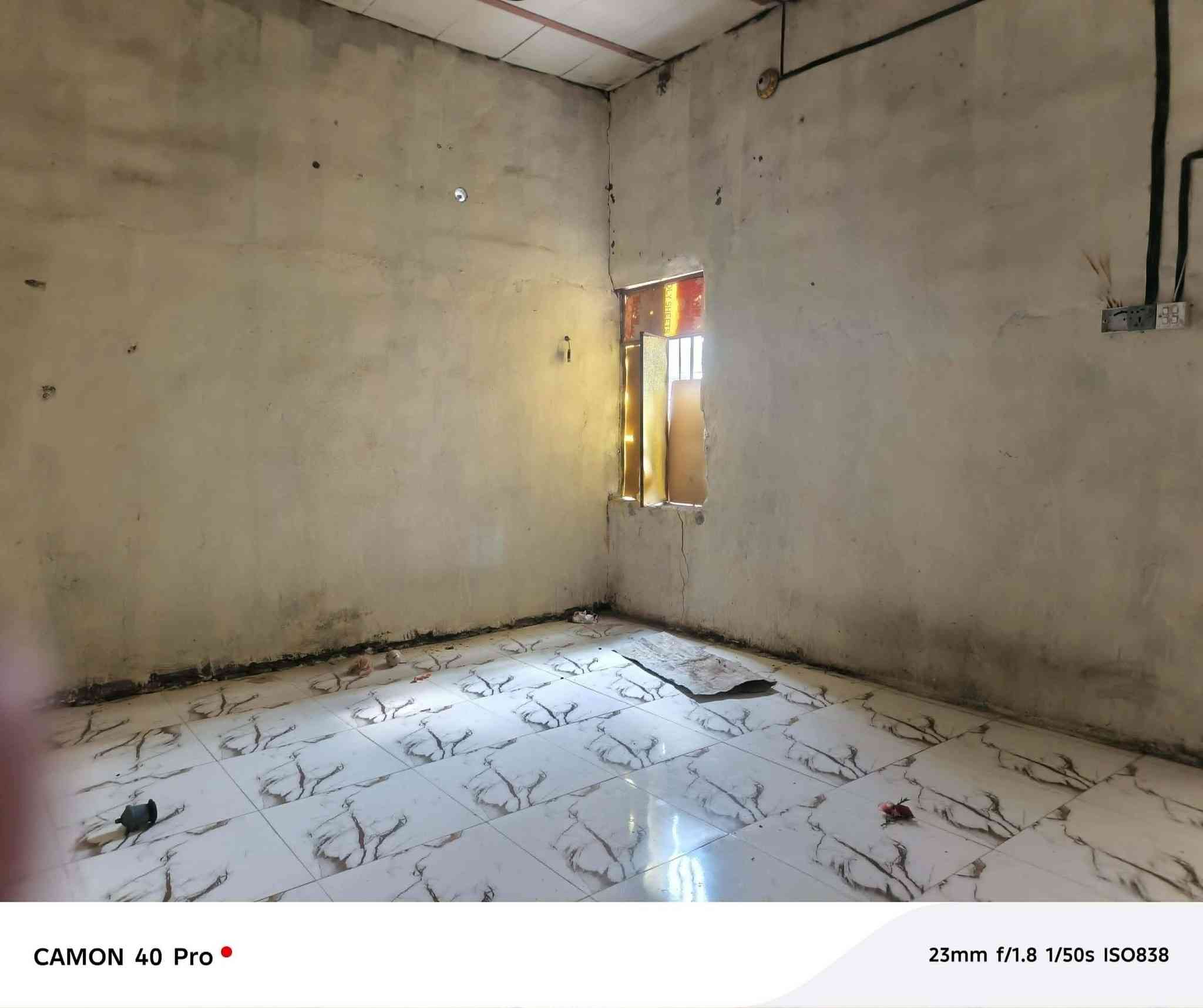 السلام عليكم بيت للبيع المساحة 190 متر حي الجوادين قرب مدرسة الشريف الرضي السعر 23 مليون 
الرقم ***********//***********
