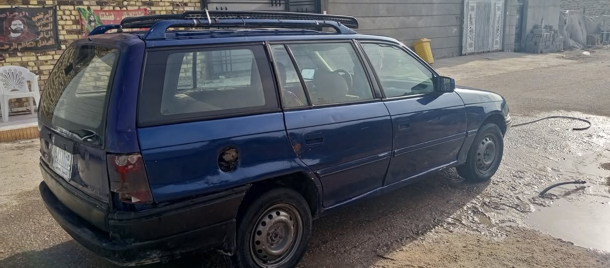 السلام عليكم 
اوبل استرا موديل 92 رقم قادسيه سنويه لل 28 باتري جديد تايرات مكينه وكير خير من الله شرط التحويل مكان السياره بابل شارع 100 السعر 25 وبي مجال  للاستفسار اكثر الاتصال على الرقم ***********
