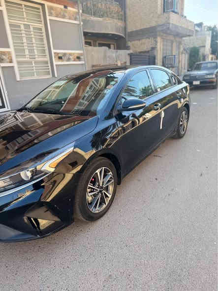 السلام عليكم عندي كيا فورتي للبيع موديل ٢٣ الشكل الجديد 
سياره جديده بسمي هزه وسنويه جديده تريد تحويل او وكاله اني حاظر
بيها ٢ قطع صبغ وحده مال امريكا كلير
مواصفات
١- شاشه جبيره لمس 
٢- نظام كار بلي
٣- درايف مود 
٤- نظام ايكو سبورت عادي
٥-اشاير بالمري
٦-تحكمان ستيرن ٤ جهات
٧-مكينه ٢٠٠٠ دوش
٨-باتري وتايرات جديده
والبقيه المواصفات المعروفه
مكاني بغداد الطوبجي للاستفسار 
*********** 
معروضه ب١٤٥ وبيها مجال بغداد
