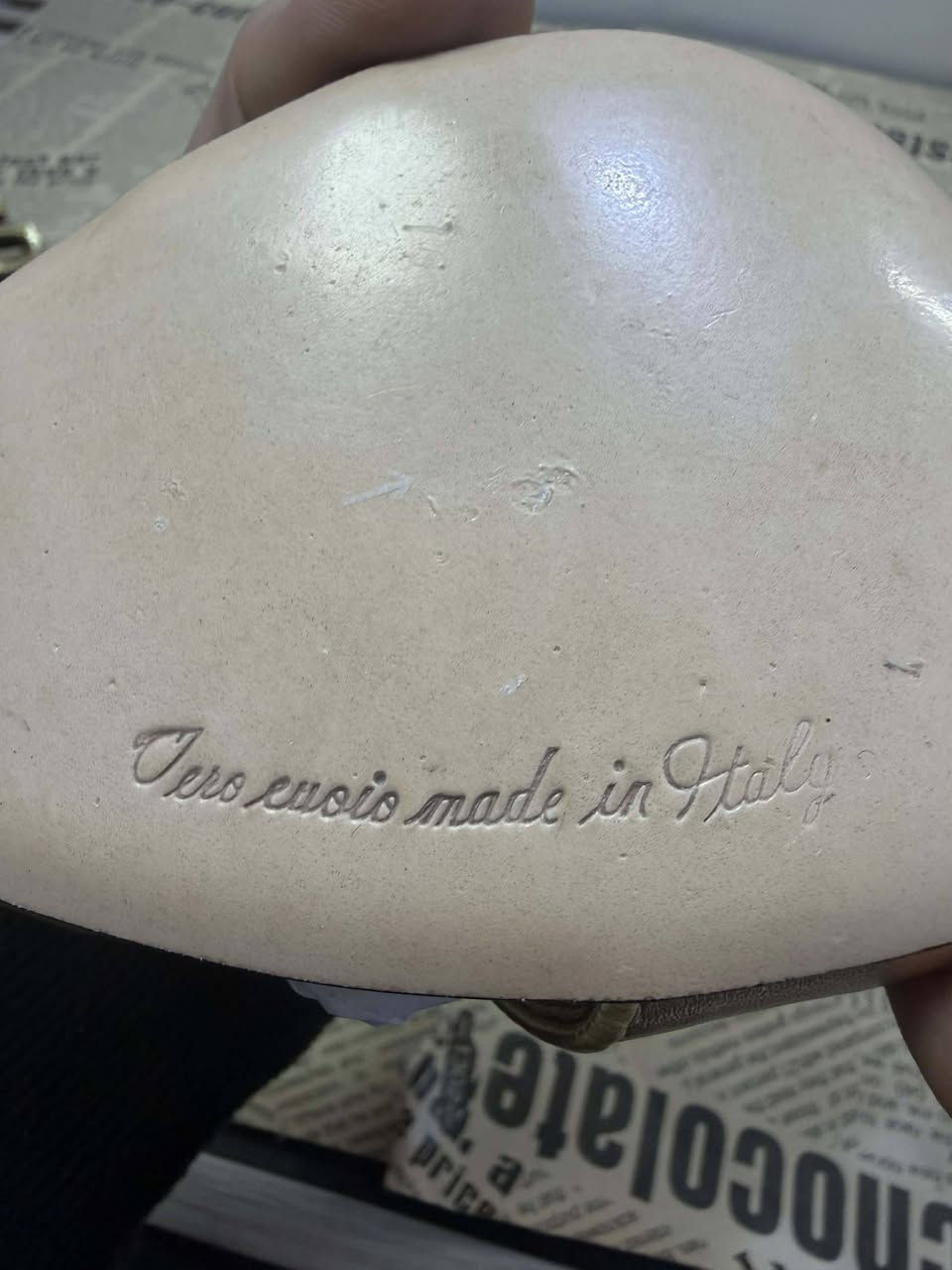 السلام عليكم 
من رخصة الادمن متوفر حذاء كعب دولج قياس 40 كامل مرفقاته مستخدمه استخدام بسيط


**إذا كنت صاحب هذا الإعلان وتريد حذفه لأي سبب، رجاءا أرسل رسالة إلى الدعم الفني**