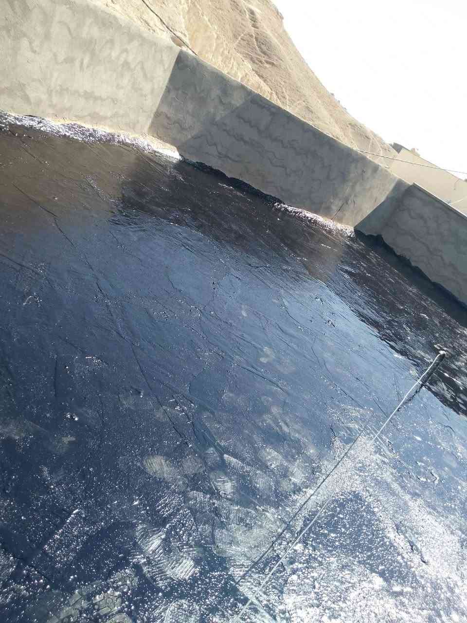 بسم الله الرحمن الرحيم
يوجد كادر عمل.... 
جير السطوح والأساس و عمل الماستك 
 سعر المتر (2000 دينار ) وشغل عل ضمان
للتواصل( *********** ) 
او المراسله على  الصفحه
