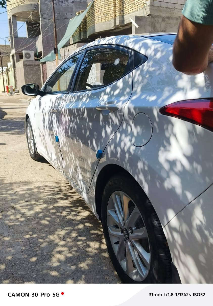 هواندي النترا موديل 12 

-فتحه
-مكينه 2000 دوش
-بصمه
-ويل كب
-اشاير مري
-دواخل جلد
-السعر 110 وبيه مجال الشراي
سياره فول مواصفات سونار مرفق بل منشور
رقم بغداد دوالي بسمي تحويل ثاني يوم
***********
