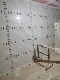 بسم الله الرحمن الرحيم يوجد خلفه سيراميك بورسلين ومرمر وكاشي درجه اولى...