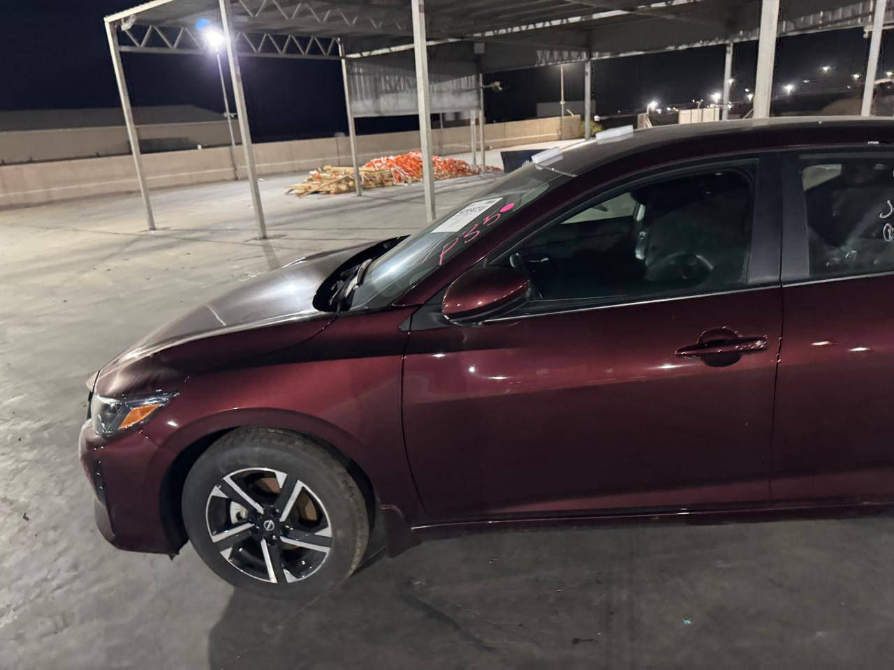 سيارة نيسان سنترا موديل ٢٤لون كرزي كلين ماشية ١٠٠٠٠الف ميل وارد امريكي محرك ٢٠٠٠كير اوتوماتيكي للاتصال ومعرفة السعر ***********مواصفات SV تشغيل عن بعد
