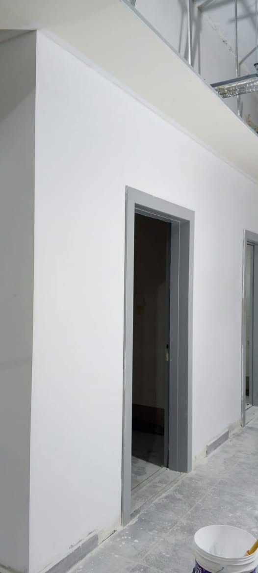 السلام عليكم صباغ متفرغ وشغلي الحمد لله وشكر كدامكم  مكاني رميثئ رقمي ‏‪***********‬‏ ول اسعار مناسبه
