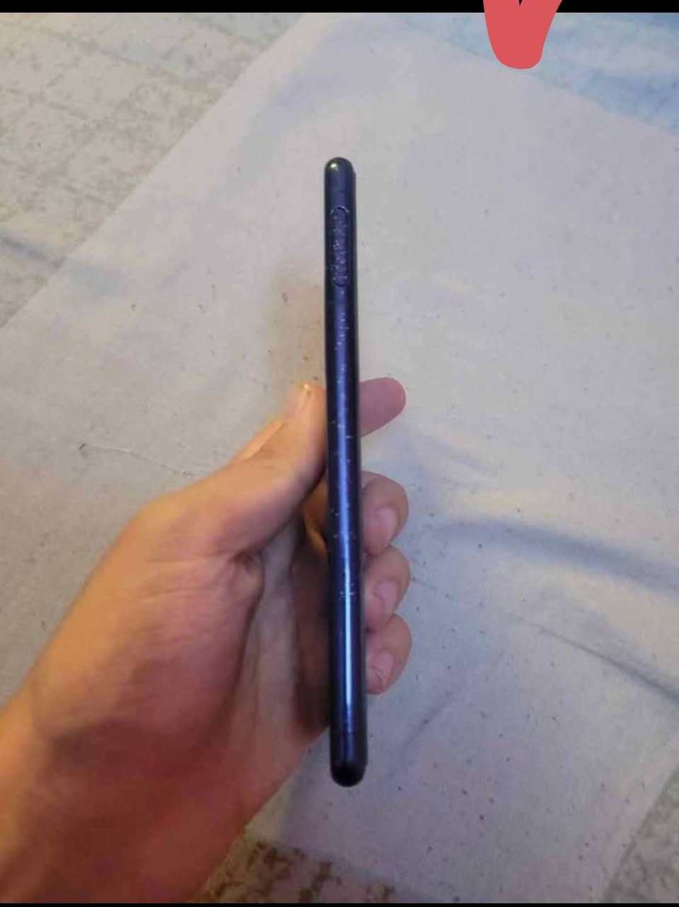 للبيع: Sony Xperia SOG02
المواصفات الأساسية:

الشاشة: 6.1 إنش OLED بدقة عالية (FHD+)، ألوان واضحة وتجربة مشاهدة ممتازة

المعالج: Snapdragon 865 – سريع وسلس بالتنقل والألعاب

الرام: 8GB

التخزين: 128GB

الكاميرا: خلفية ثلاثية بدقة عالية، تصوير احترافي / أمامية واضحة

البطارية: تدوم وقت طويل، تدعم الشحن السريع

مقاومة للماء والغبار (IP68)

نظام أندرويد، قابل للتحديث

 ملاحظات:

يشغل ببجي 60 فريم 

الجهاز عليه خدوش خفيفة من الاستعمال

بي خط بسيط على جانب الشاشة (ما يأثر على الاستخدام أو اللمس)

كل الوظائف تشتغل 100%

مفتوح لكل الشبكات

 السعر: (120 الف )
الموقع: (بغداد/باب المعظم قرب سيطرة الفضل )
 للتواصل: (***********)
