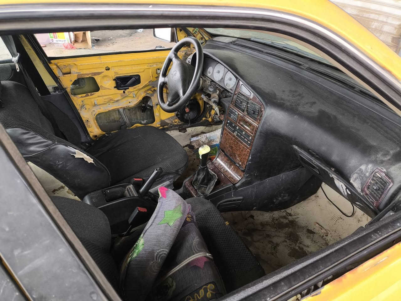 السلام عليكم بيجو بارس 2012
سنويه منتهيه راعيه موجود مكينه توني مجفته ع ايدي
العنوان البصره كرمة علي 
السعر 12ورقه وبيه مجال 
***********
