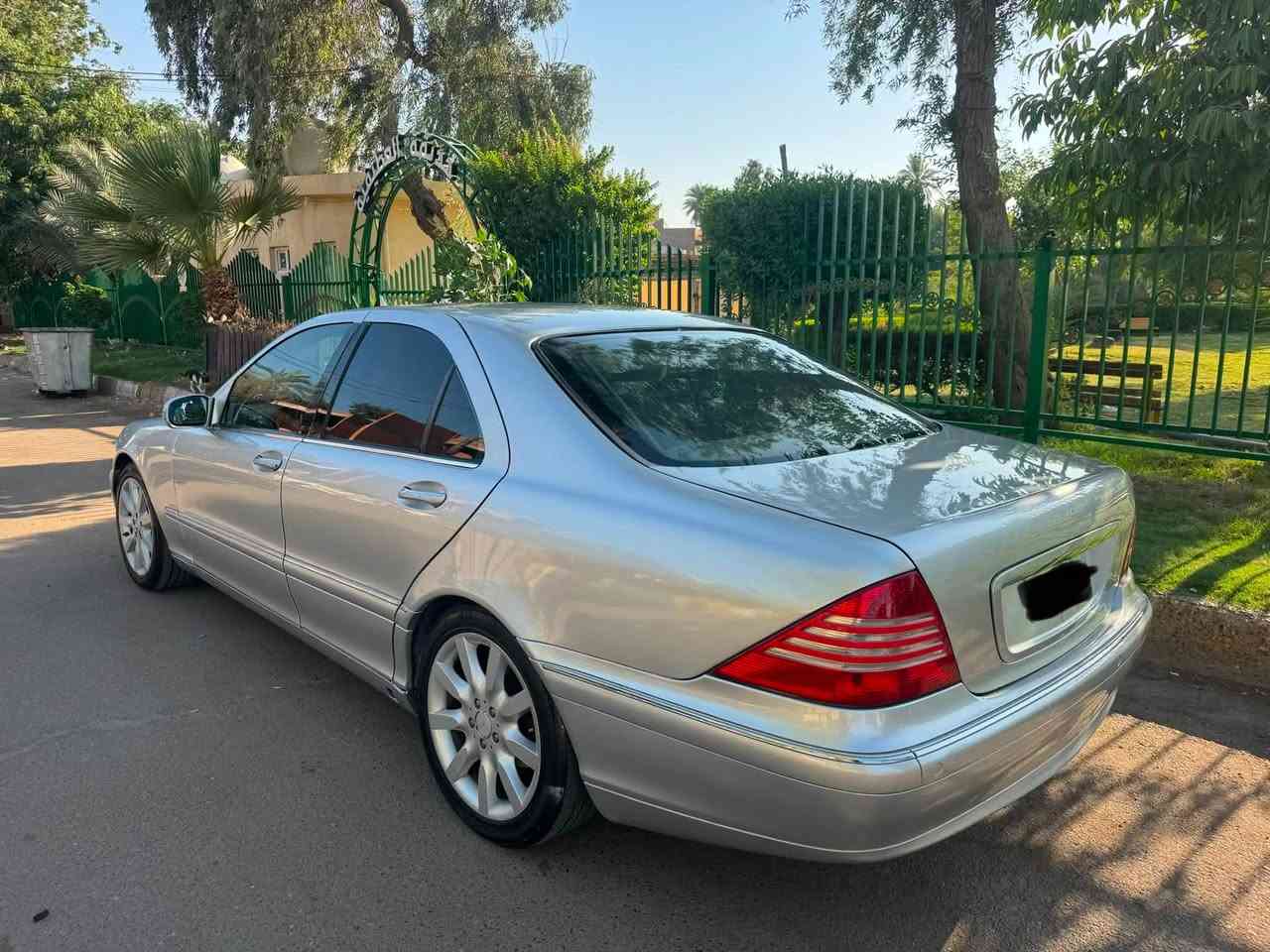غواصه موديل 2000 وارد يابان حجم S 320 محدثه بلكامل 2005
بدون ضربه صبغ عام اثر جراد 
موجوده صور قبل الصبغ 
محرك كير حداديته تبريد كهربائيات 
كله جاهزه ومسويله ادامه كامله 
زيوت فلاتر باتري منظومه بنزين 
غرفه جديده كامله 
سياره جاهزه بدون عطل ونقص 
موصفاته سلايد برده سترين كهرباء صاج ملكي لايت عدسه 
كشنات كهرباء وخزن وهيتر  تحكم ستيرن سنترلوك ترحيب مري شفط وترحيب واشاير الخ …. 

رقمه بغداد دولي باسمي تحويل مباشر والسعر 95 ورقه وبيه مجال بسيط مكانه بغداد العطيفيه ***********
