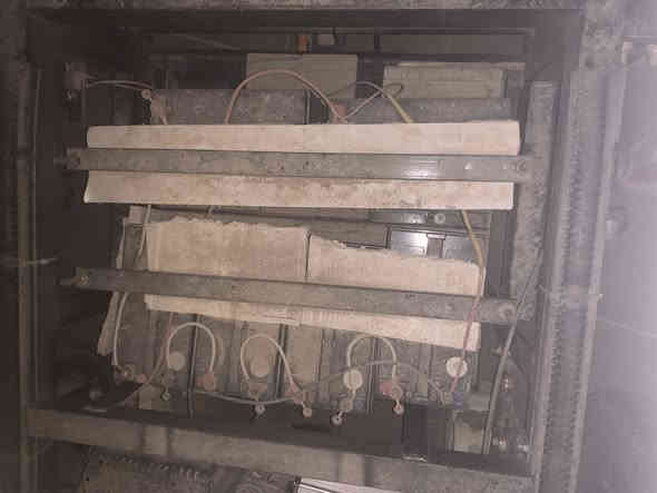 السلام عليكم 
مكلف بالنشر ستوته شحن للبيع 

مواصفات بطاريات دبل بدي جبير يسموها شبح تايرات عراض جوبلس تتحمل ٥٠٠ كيلو جنطه سماعات بدي كلاب لايتات كله شغال بيها جك سرعه بالوزن الثقيل نضيفه وما متعوبه

للتواصل ***********
