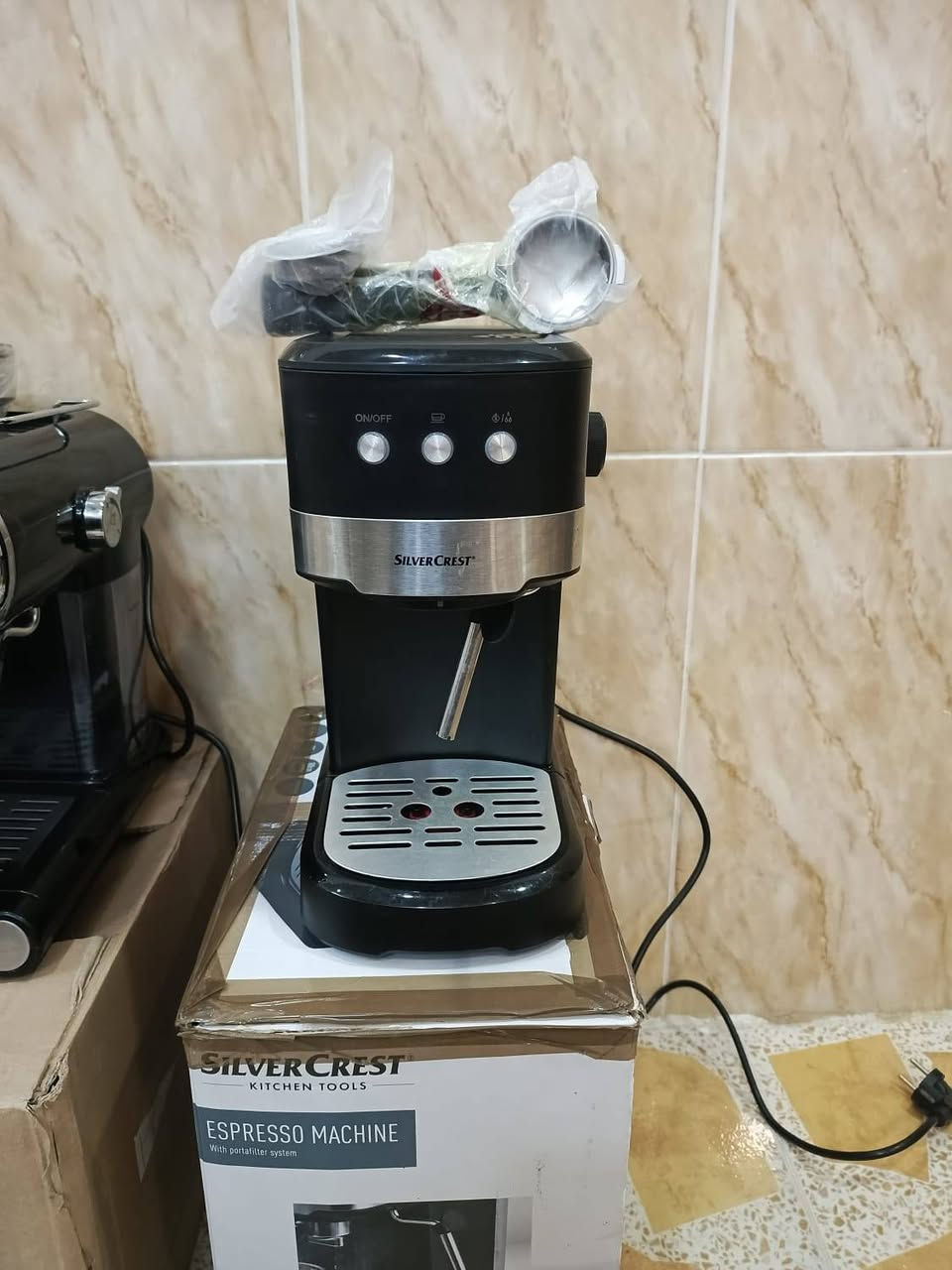 السلام عليكم اخوان محضرات قهوه 
بآلة اوروبي اخو الجديد 👌
كامل ملحقات وشغال💯
السعر 55 الف 
يوجد توصيل كافة المحافظات 🚚


**إذا كنت صاحب هذا الإعلان وتريد حذفه لأي سبب، رجاءا أرسل رسالة إلى الدعم الفني**