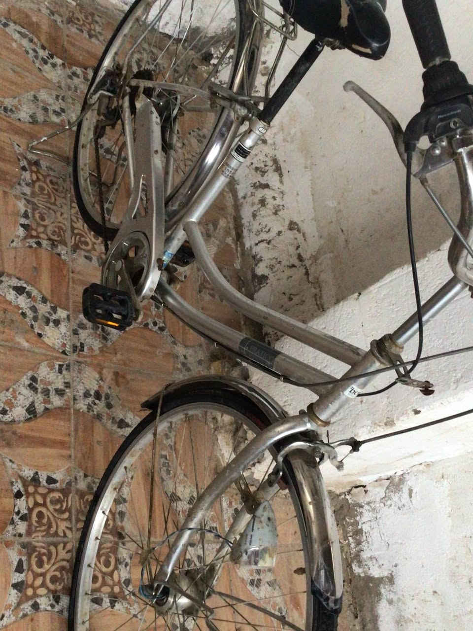 السلام عليكم 
بايسكل حجم 27 للبيع نضيف كامل 
حساس 
٦مكاين 
بريكات
كله شغال ماناقص شي 
السعر ٧٠ 
المكان نجف كوفة النجف, العراق


**إذا كنت صاحب هذا الإعلان وتريد حذفه لأي سبب، رجاءا أرسل رسالة إلى الدعم الفني**