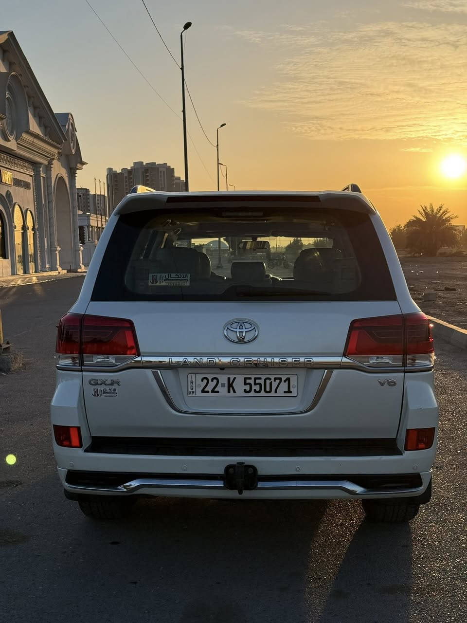 السلام عليكم للبيع لاندكروز GXR 2017 وايت أدشن محرك V6
تحكم سرعة 
دبل ماوس
فتحة سقف وباقي المواصفات معروفة

رقم أربيل الجديد  باسمي وهزتها جديدة 
ماشية 100Km
بيها الباب الخلفي عكس السايق صبغ وبارد بدون ضربة الباقي مكفول 
محرك كير وصدر وتبريد مكفولات 
تخم تاير جديد اصلي
السعر 46000 ويها مجال رقم ***********

مكان السيارة بغداد
