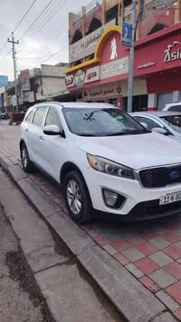 كيا سورنتو وارد امريكي موديل ٢٠١٧  م كفوله حادثه دعاميه فقط  لون ابيض ...