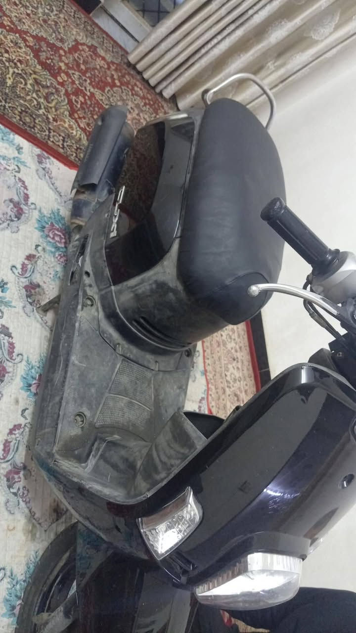 دراجه بوليس مكينه نظيفة وناعم كهربائيه كله شغاله سلف وهندر مكاني زراعي الخطيب السعر ٤٥٠ اتصل واتساب فقط ***********
