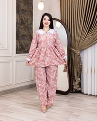 تراك نسائي • خامة كريشة • فري سايز ١١٠ كيلو