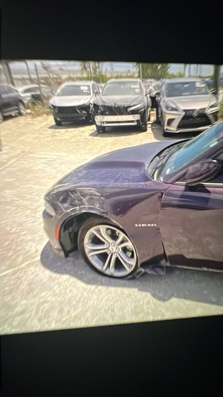 السلام عليكم
جارجر  RT 2022

ماشية 25 ميل

مواصفات السوبر تراك باك

سنوية جديدة وهزة جديدة تحويل ثاني يوم

كير ومحرك كفالة

السيارة بدون ايرباك بدون لغد بدون شواصي كلهة كفالة حادثهة قطعة وحدة الجاملغ الامامي فقط مبدل والجاملغ نفسة المضروب موجود عندي يصلح بارد السيارة مبرمجة سيفتي يم كرم وعليهة بوابات يم علي الوادي  وعليهة تفريغ حجر بيئة وتغطيس للدواخل والسيارة كلش نظيفة وجديدة وصورة حادثهة مرفقة

للاستفسار : ***********
مكان السيارة بغداد اليرموك
