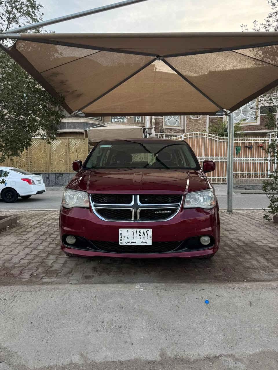 دوج كرفان للبيع موديل 2011  فول مواصفات ابواب كهربائيه 3 تبريد كشنات سياحي قلاب وارد امريكي حادثها جاملق وبنيد بدون بيها مكانات صبغ ابيع حزام بيها منظومه غاز شغاله سياره جاهزه وجديده رقم بغداد مشروع وطني تحويل مباشر الاستفسار على الرقم ***********  عنوان بغداد الرصافه
