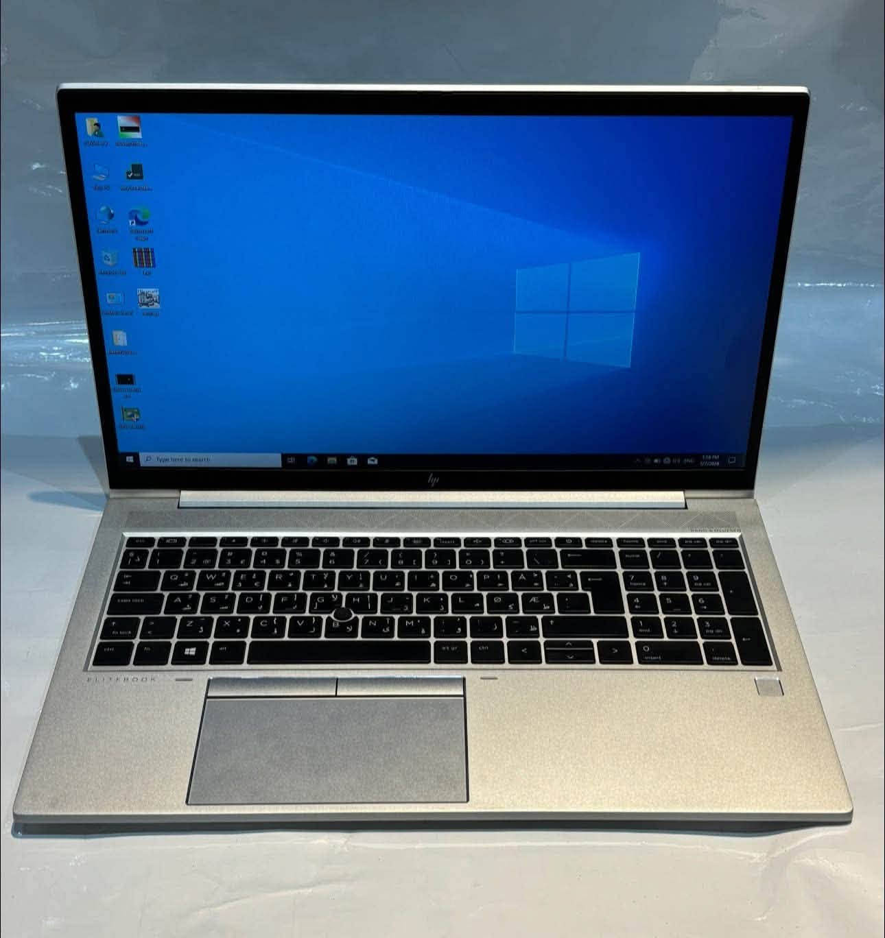 EliteBook (جديد حرفياً) 💻
جهاز الأعمال الأنيق، يجمع بين الأمان العالي، الأداء السريع، والتصميم العصري.. وبسعر معقول جداً!

🔥 أبرز المواصفات الفنية:

 🔹 المعالج: AMD Ryzen™ 3 5400U (أداء جبار وعالي الكفاءة، يعادل معالجات Core i5 من الجيل الحادي عشر).

 🔹 الذاكرة العشوائية (RAM): 8 GB لضمان سرعة فائقة واستجابة ممتازة.

 🔹 الهارد (التخزين): 256 GB SSD (سرعة فائقة في الإقلاع وتشغيل البرامج).

 🔹 الشاشة: بمقاس كبير ومميز 15.6 بوصة وبدقة Full HD فائقة الوضوح.

✨ المميزات والإضافات الاحترافية:

 🔒 حماية متكاملة وأمان عالي: مجهز ببصمة وجه (IR) + بصمة إصبع لفتح سريع وآمن، بالإضافة إلى غالق كاميرا لحماية الخصوصية.

 🌟 حالة الجهاز: جديد حرفياً، مفحوص بالكامل وخالٍ من أي عيوب أو خدوش.

💰 السعر والعرض الخاص:

 💵 السعر: 450 ألف دينار عراقي فقط!

📞 للحجز والاستفسار:

 📱 رقم الاتصال: ***********

 💬 واتساب (WhatsApp): متوفر على نفس الرقم، أو اضغط مباشرة على الرابط للمراسلة الفورية: 

https://wa.me/9647724588666
