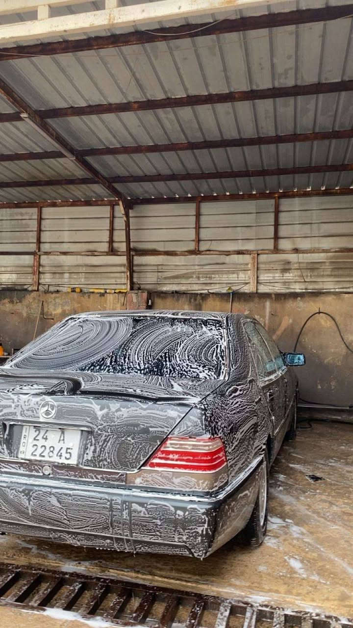 مرسيدس شبح ٣٢٠  موديل ١٩٩٣ كير ومحرك فيفي تي بشرط جديد  رقم دحوك جديد هزه وفحص وسنوية جديد وباسمي سعره.  68.ورقة. *********** /***********
