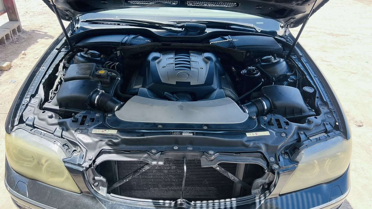 السلام عليكم رواعي الرئاسي ( BMW )
سياره BMW 2006 رئاسي من نوع 750il
باب طويل البيبان شفط جميعهن محرك 8 سلندر التضليل مع البيع التضليل بنسه 50٪ لا يحاسب عليه المرور  و السياره بأسمي إذا تحب وكاله او تحويل المكان ناصريه سوق الشيوخ لليشتري و يستفسر بعد ع المواصفات يتصل ع الرقم *********** عند الشراء 
للاستفسار ***********
السعر 120 و بيه مجال للطيبين و الناس الخيره
