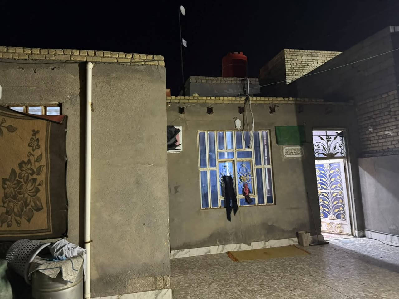 السلام عليكم بيت لبيع عد المعالي مساحته ٢٠٠ متر البيت نضيف طابو زراعي والخدمات واصله اله  بيه غرفتين وصاله ومطبخ وصحيات داخليه وخارجيه وبراني


**إذا كنت صاحب هذا الإعلان وتريد حذفه لأي سبب، رجاءا أرسل رسالة إلى الدعم الفني**