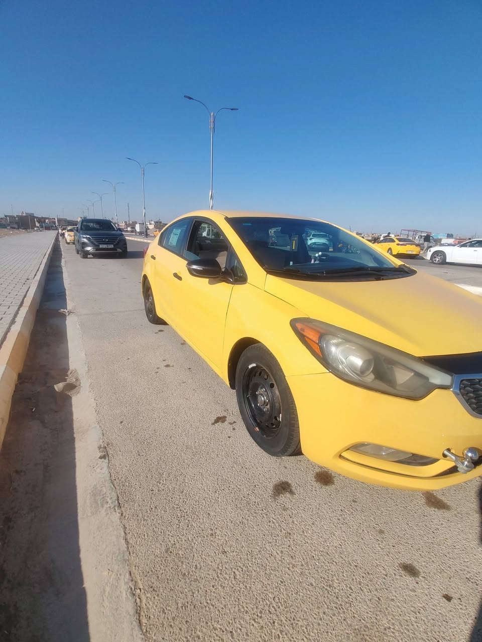 السلام عليكم كيافورتي البيع موديل 2015السياره بيهة بجم  محرك 1800 جديد قبل شهرين شاده  بسمي تحويل مباشر السعر 90وبيهة مجال ***********/***********
