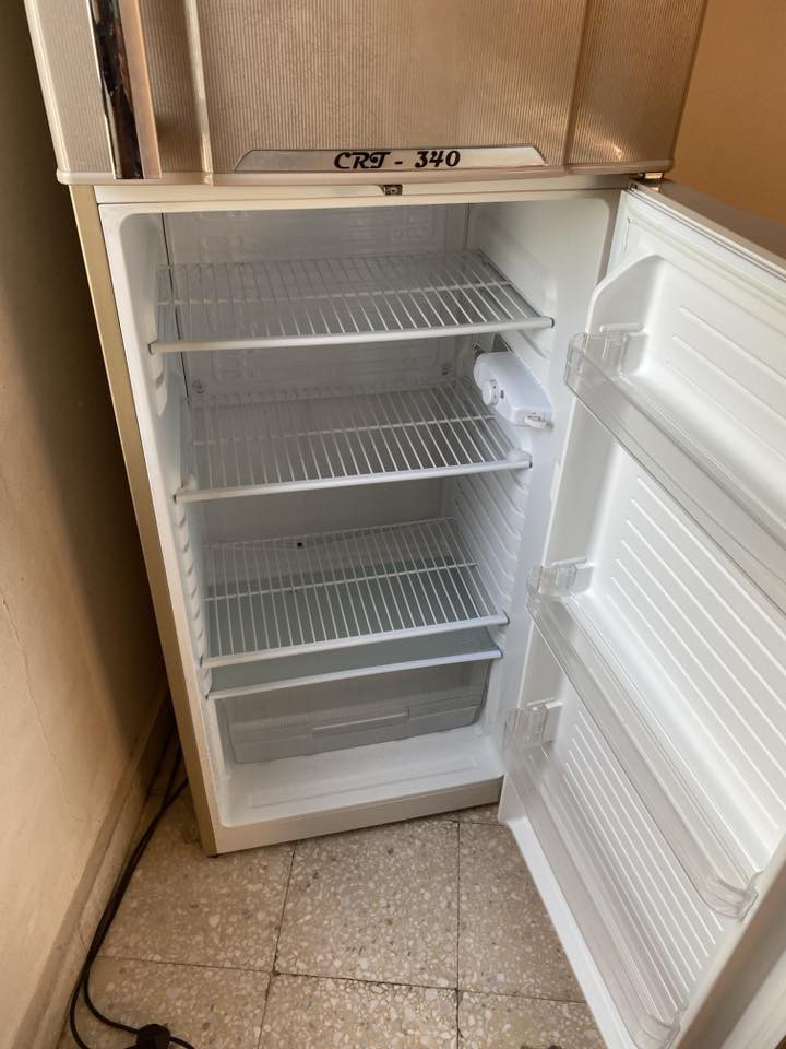 ثلاجه ٢٢٥ جديده كلش
***********
