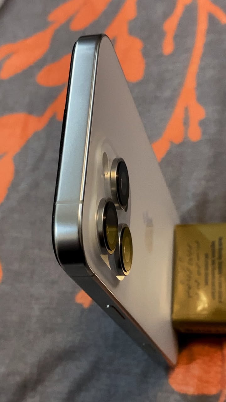 السلام عليكم بيع او مراوس
16 برو ماكس 256 شرق اوسط
مشحون 8 مرات بطاريته 100 نظافته 100 ملحقاته كيبل فقط ضمانه الشهر 9 تاخذه ع فحص سعره 1400 الف قفل 🔐 مكاني بغداد *********** واتس
